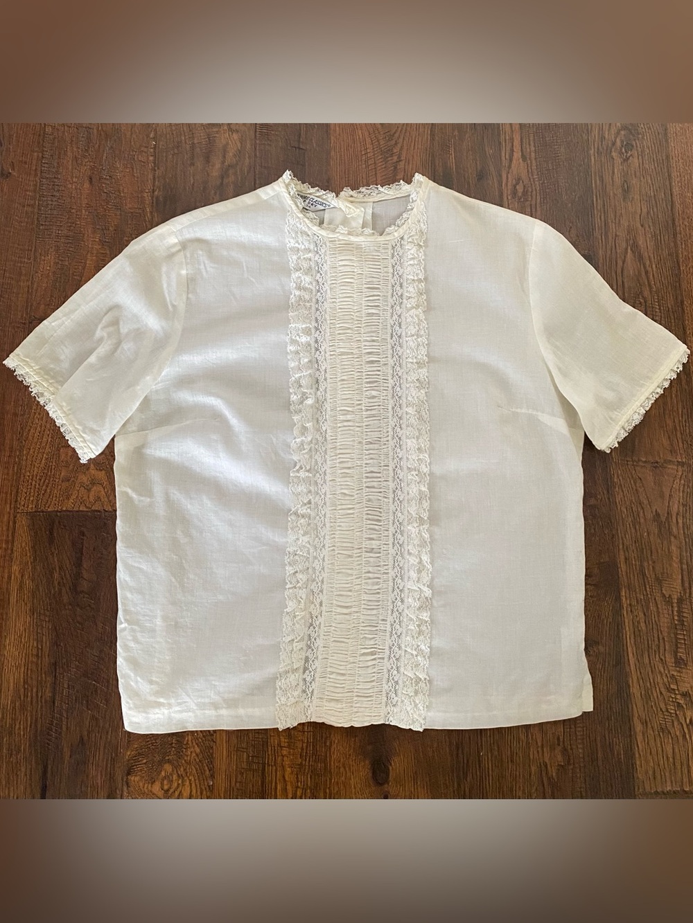 Vintage White Lace-Trim Short Sleeve Blouse